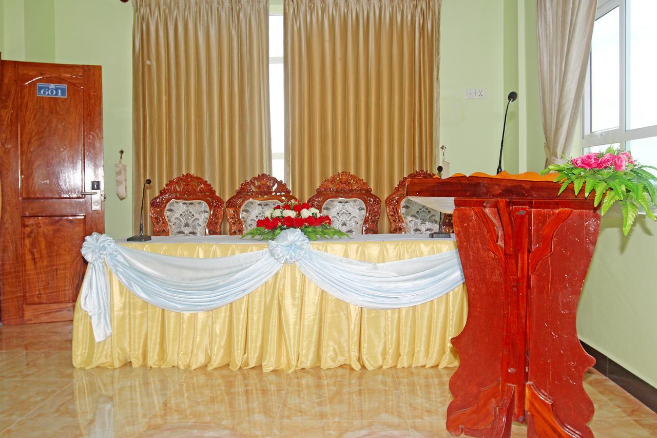 Jasmine Hotel& Sky Bar Battambang Extérieur photo