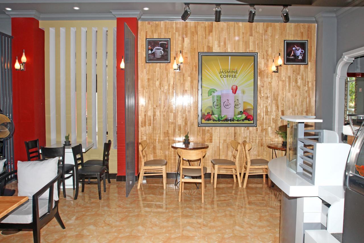 Jasmine Hotel& Sky Bar Battambang Extérieur photo