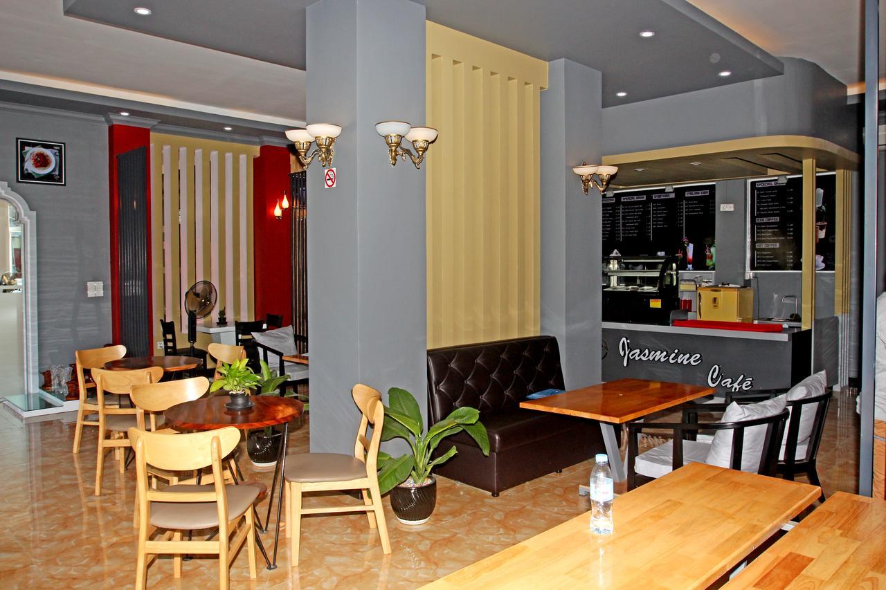 Jasmine Hotel& Sky Bar Battambang Extérieur photo