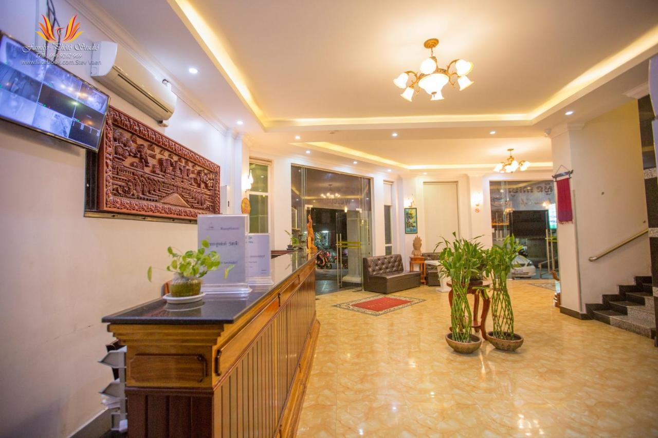 Jasmine Hotel& Sky Bar Battambang Extérieur photo