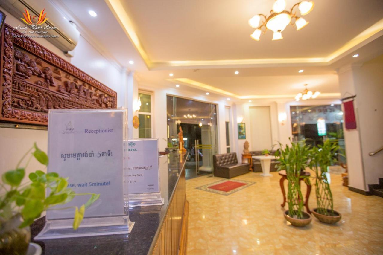 Jasmine Hotel& Sky Bar Battambang Extérieur photo